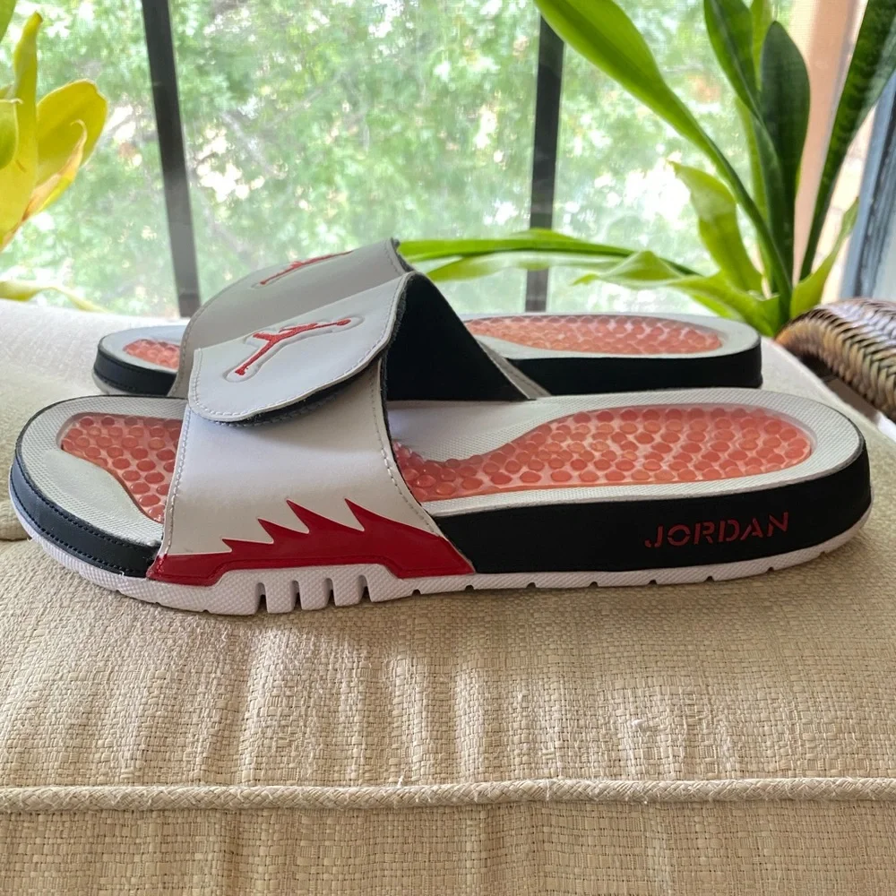 Rare Jordan Hydro V Retro Slides White/Fire Red-Black Size 10